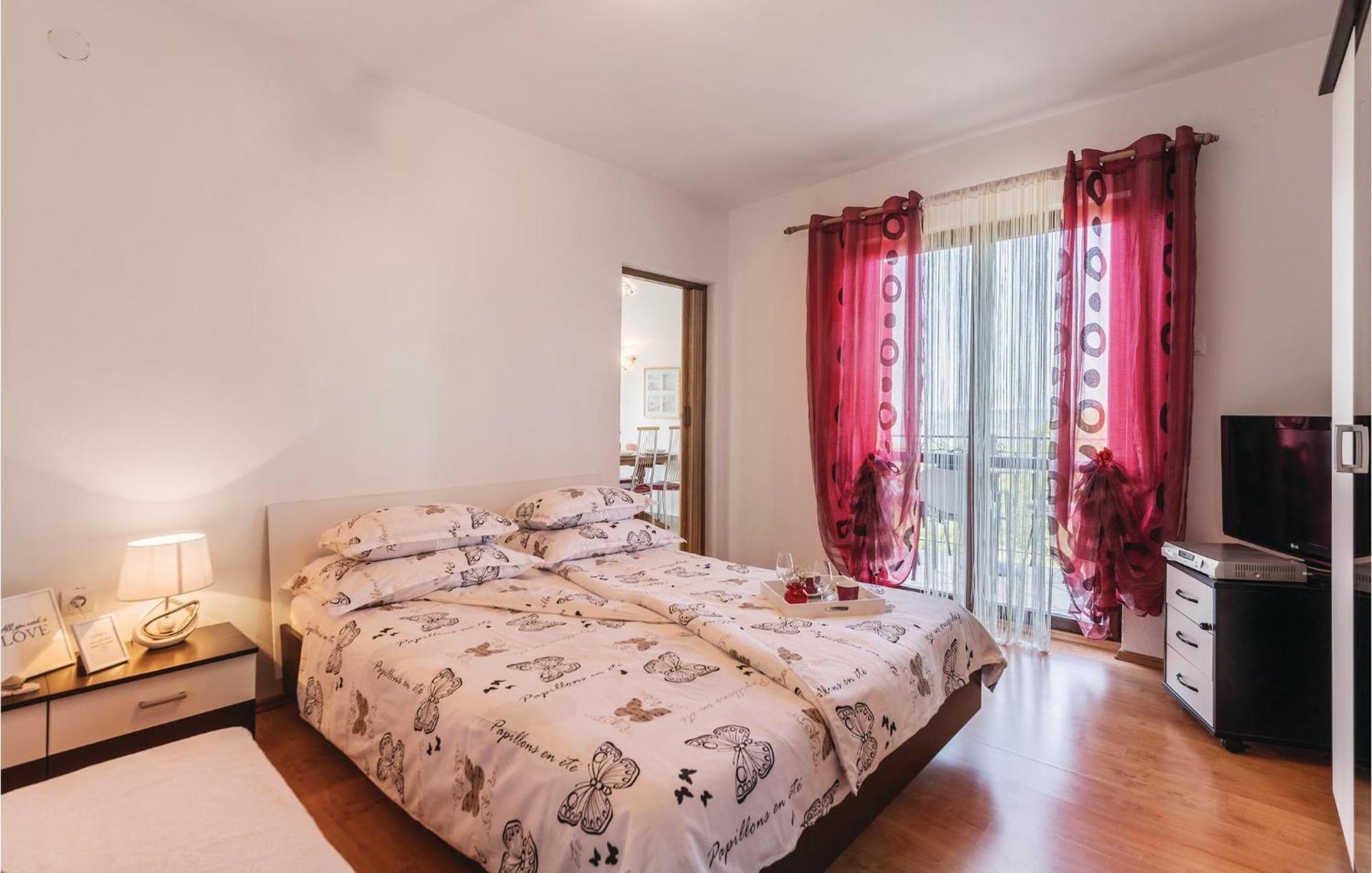 Pet Friendly Apartment In Koromacno With Wifi Exterior photo