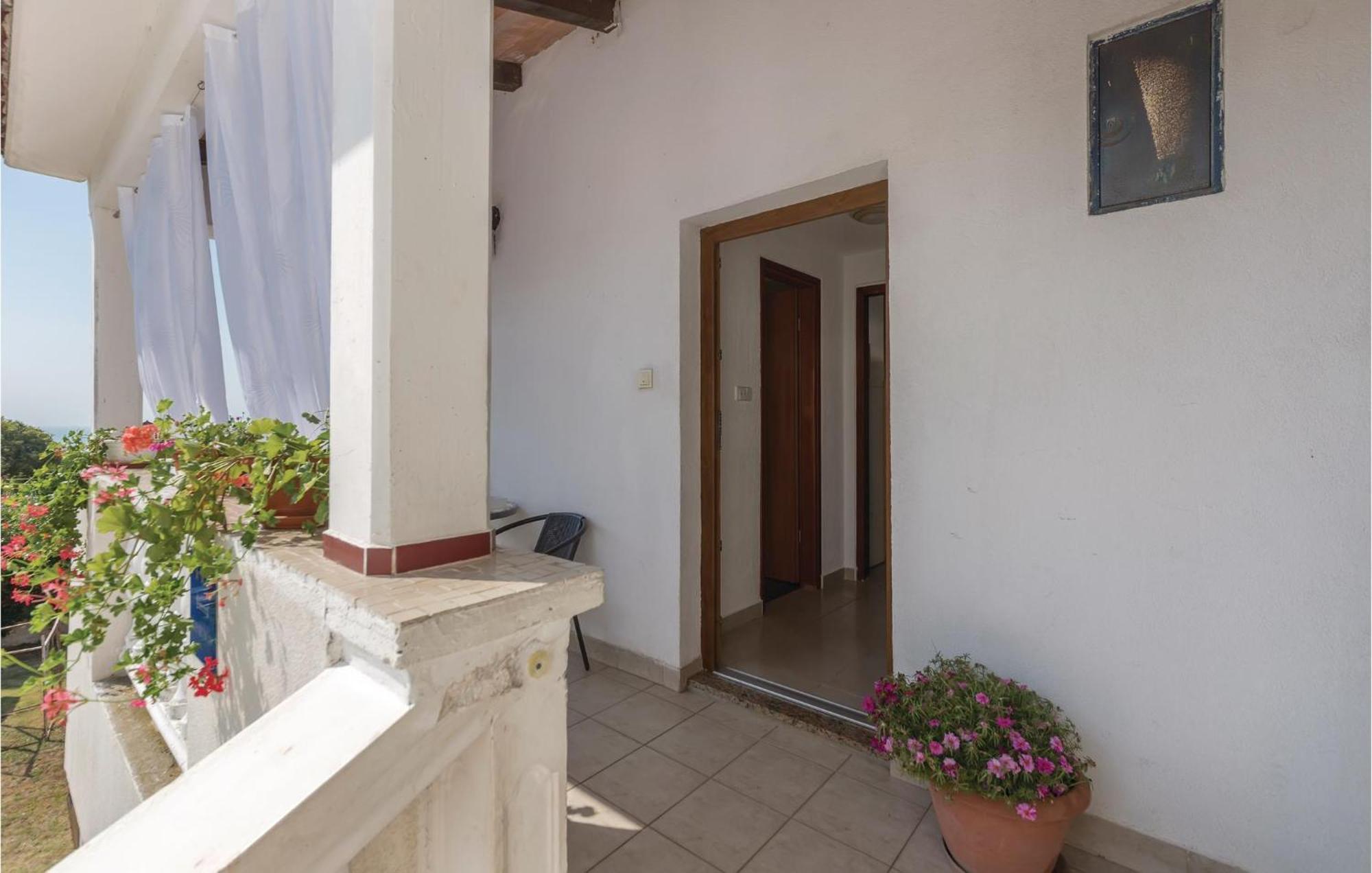 Pet Friendly Apartment In Koromacno With Wifi Exterior photo